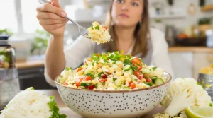 « Je détestais ce légume blanc » : râpé cru, il a remplacé tous mes taboulés de printemps